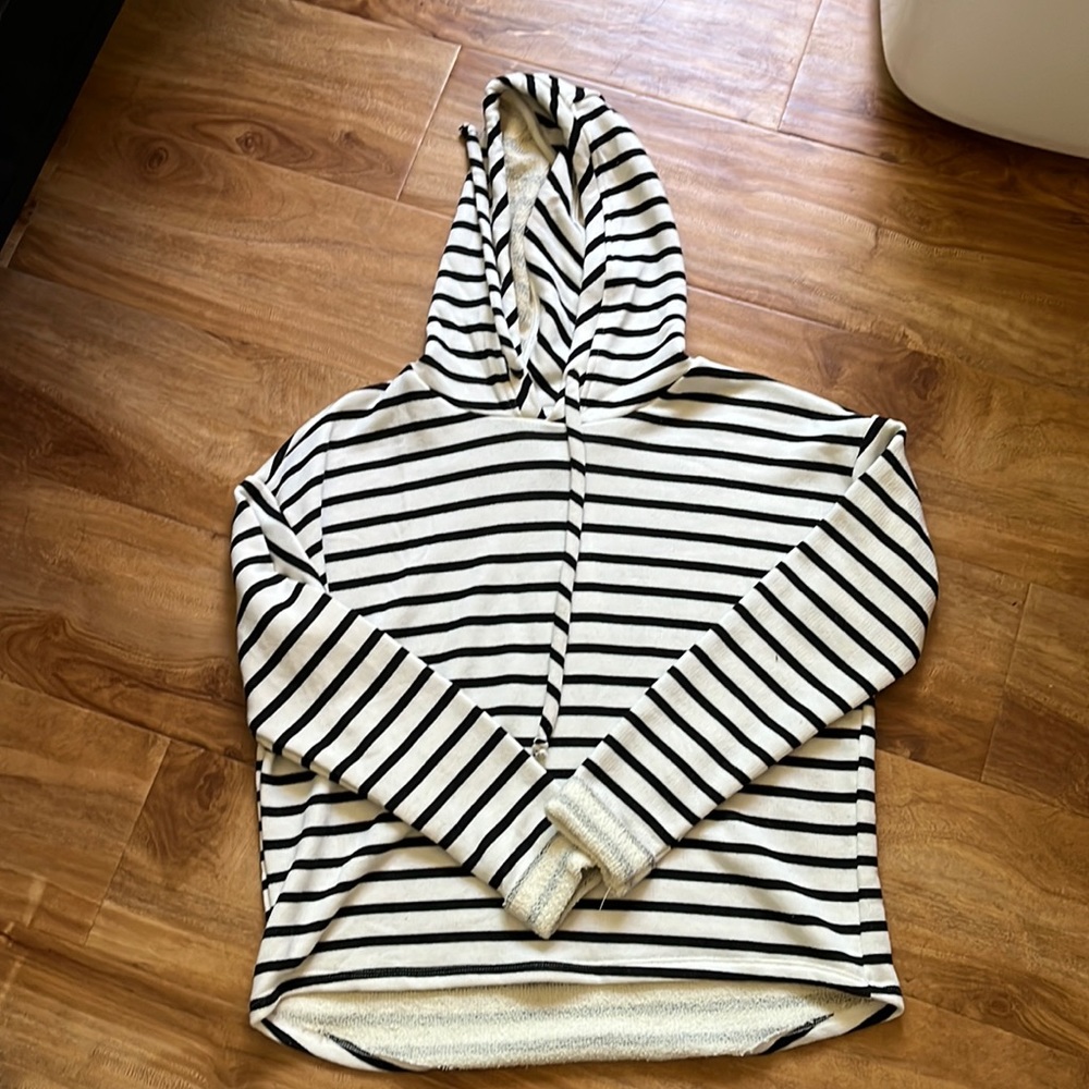 Striped cropped hoodie